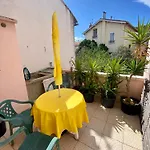 Grand Appartement En Centre Ville Avec Terrasse
