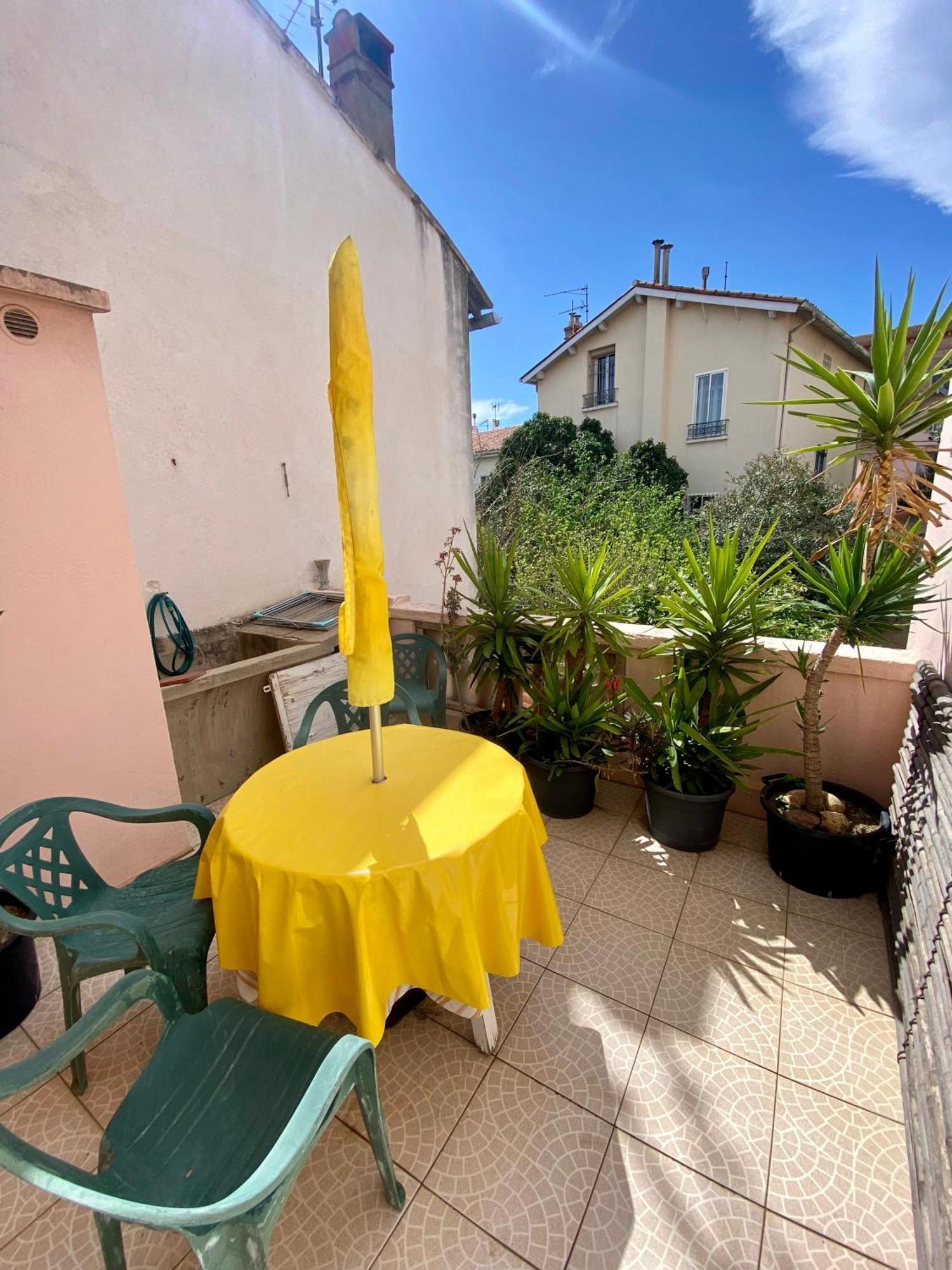 Apartment Grand En Centre Avec Terrasse
